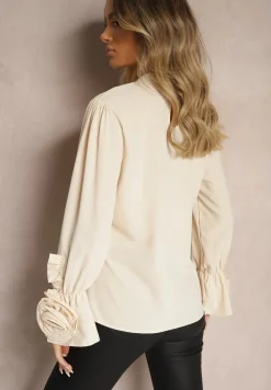 Beżowa Bluzka z Dodatkiem Bawełny Ozdobiona Kwiatem 3D Merisara