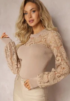 Beżowa Bluzka z Koronkowymi Rękawami i Dekoltem Crasve