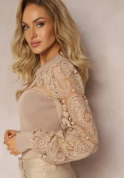 Beżowa Bluzka z Koronkowymi Rękawami i Dekoltem Crasve