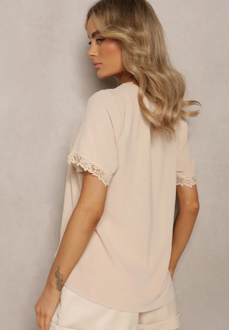 Beżowa Bluzka z Trójkątnym Dekoltem Ozdobiona Siateczką Tirvana