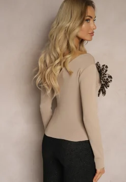 Beżowa Bluzka z Wiskozą o Asymetrycznym Kroju z Kwiatem 3D Noradi