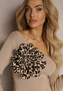 Beżowa Bluzka z Wiskozą o Asymetrycznym Kroju z Kwiatem 3D Noradi