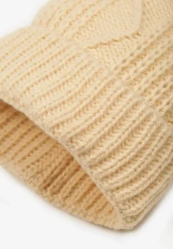 Beżowa Czapka Ozdobiona Pomponem i Tłoczeniem Tamlin