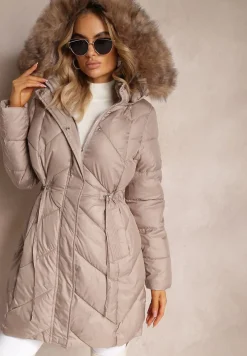 Beżowa Długa Pikowana Kurtka w Stylu Parki z Troczkiem w Pasie i Sztucznym Futerkiem Abelasa