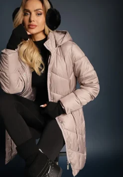 Beżowa Długa Pikowana Kurtka w Stylu Parki z Troczkiem w Pasie i Sztucznym Futerkiem Abelasa