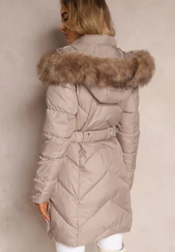 Beżowa Długa Pikowana Kurtka w Stylu Parki z Troczkiem w Pasie i Sztucznym Futerkiem Abelasa