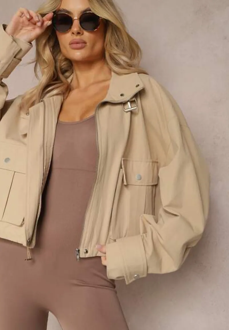 Beżowa Krótka Kurtka z Luźnymi Rękawami i Paskiem ze Sprzączką przy Dekolcie Inanna