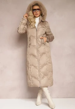 Beżowa Kurtka Płaszcz z Ozdobnym Pikowaniem z Kapturem z Futerkiem i Marszczeniami Larian