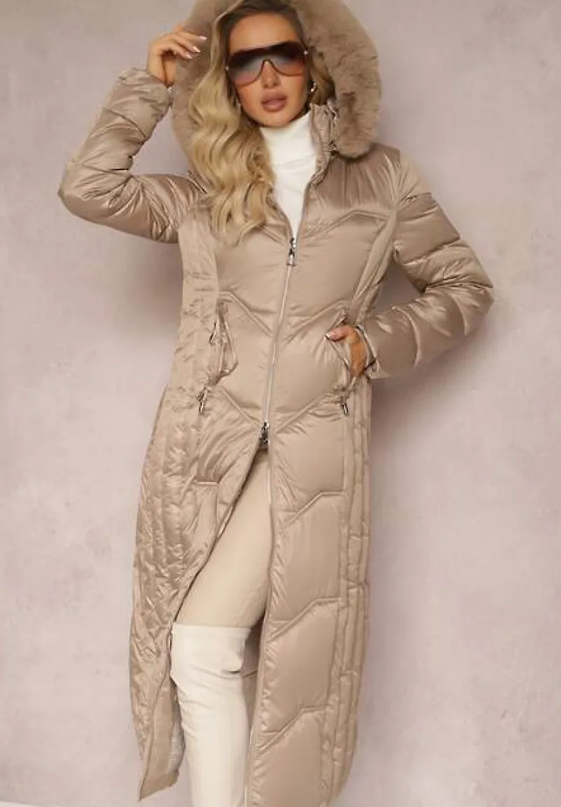 Beżowa Kurtka Płaszcz z Ozdobnym Pikowaniem z Kapturem z Futerkiem i Marszczeniami Larian