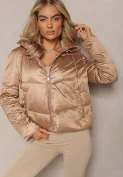 Beżowa Kurtka z Pikowaniem i Troczkiem w Talii oraz Kapturem Aielera