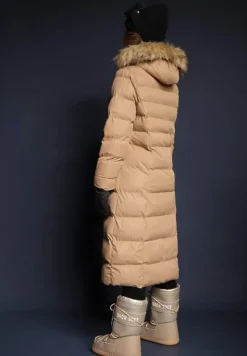 Beżowa Kurtka Zimowa z Pikowanymi Przeszyciami i Kapturem z Futrem Alirina