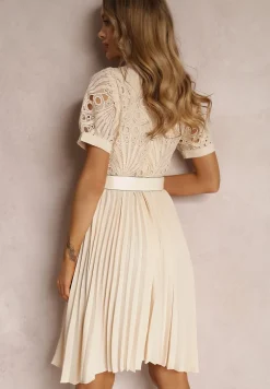 Beżowa Plisowana Sukienka z Paskiem i Koronką Stelly