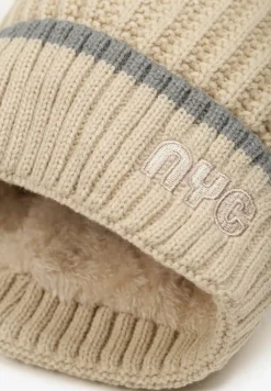 Beżowa Prążkowana Czapka z Pomponem Edavira