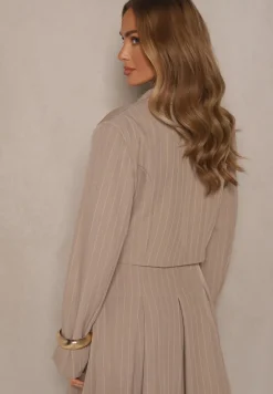 Beżowa Prążkowana Marynarka o Krótkim Dwurzędowym Kroju Redisna