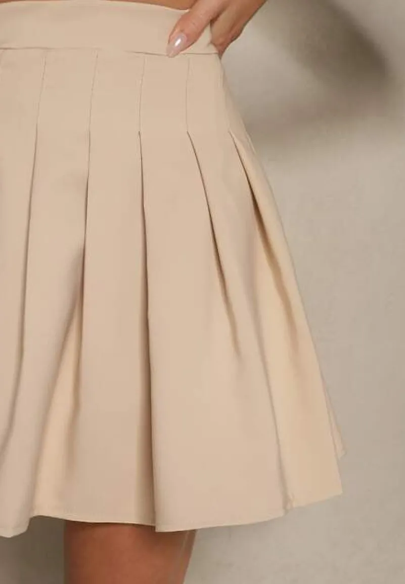 Beżowa Rozkloszowana Spódnica Mini z Zakładkami Plainnet