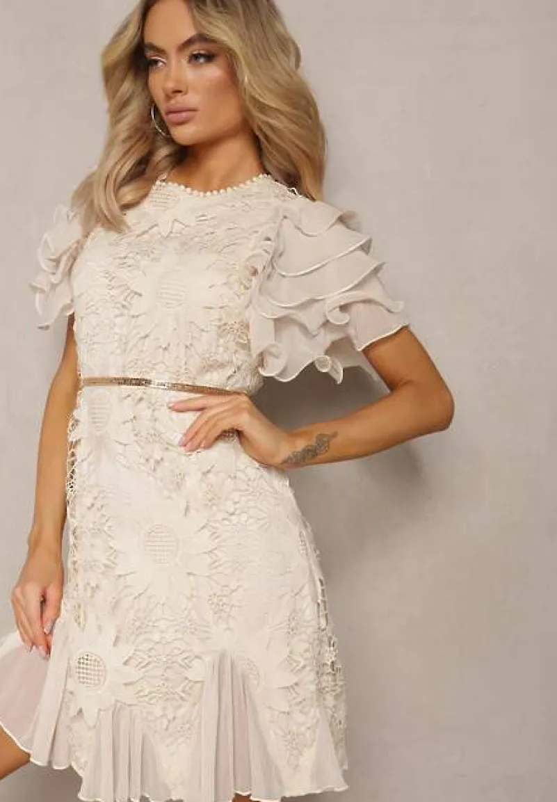 Beżowa Sukienka Dopasowana Mini z Koronką i Falbankami Offiamea