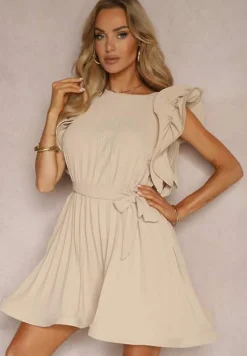 Beżowa Sukienka o Plisowanym Kroju z Falbankami i Materiałowym Paskiem Criselle