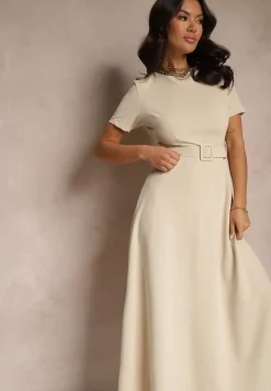 Beżowa Sukienka o Rozkloszowanym Kroju z Ozdobnym Paskiem Desiliena