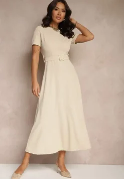 Beżowa Sukienka o Rozkloszowanym Kroju z Ozdobnym Paskiem Desiliena