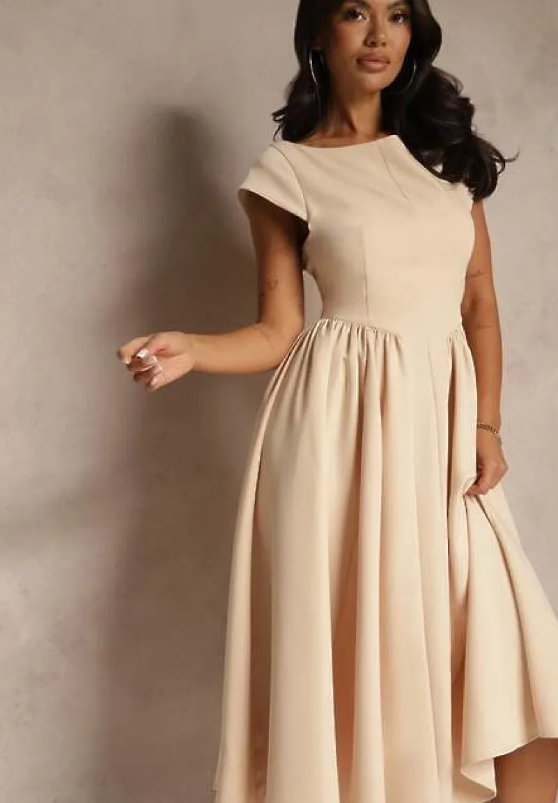 Beżowa Sukienka Vices o Rozkloszowanym Kroju z Dekoltem w Kształcie Łódki Milioria