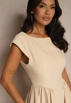 Beżowa Sukienka Vices o Rozkloszowanym Kroju z Dekoltem w Kształcie Łódki Milioria