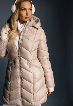 Beżowa Taliowana Kurtka Pikowana z Kapturem Ocieplana Futrem Emillora