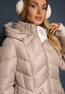 Beżowa Taliowana Kurtka Pikowana z Kapturem Ocieplana Futrem Emillora