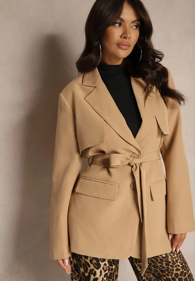 Beżowa Taliowana Marynarka o Jednorzędowym Kroju z Kieszeniami i Wiązanym Paskiem Serinara