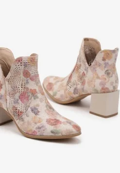 Beżowe Ażurowe Botki na Słupku Ozdobione Wycięciem Ilinalla