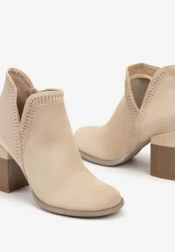 Beżowe Ażurowe Botki na Słupku Neveli