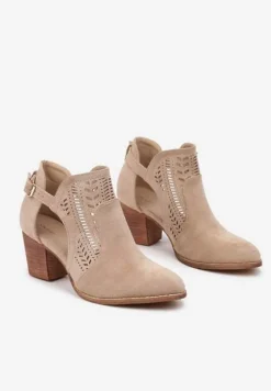 Beżowe Ażurowe Botki Vices na Słupku w Stylu Kowbojek Ozdobione Wycięciem Isfedi
