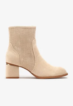 Beżowe Ażurowe Botki z Metaliczną Wstawką na Słupku Irvelame