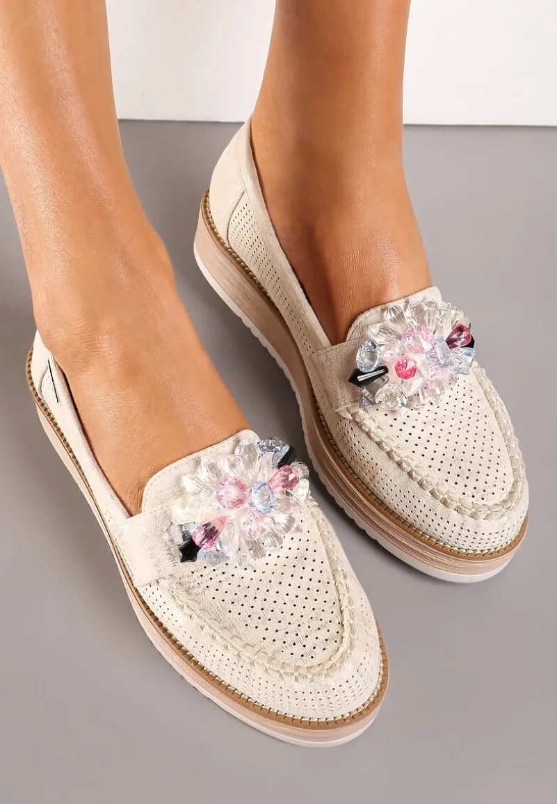 Beżowe Ażurowe Mokasyny z Kryształkami na Niskiej Platformie Kisarra