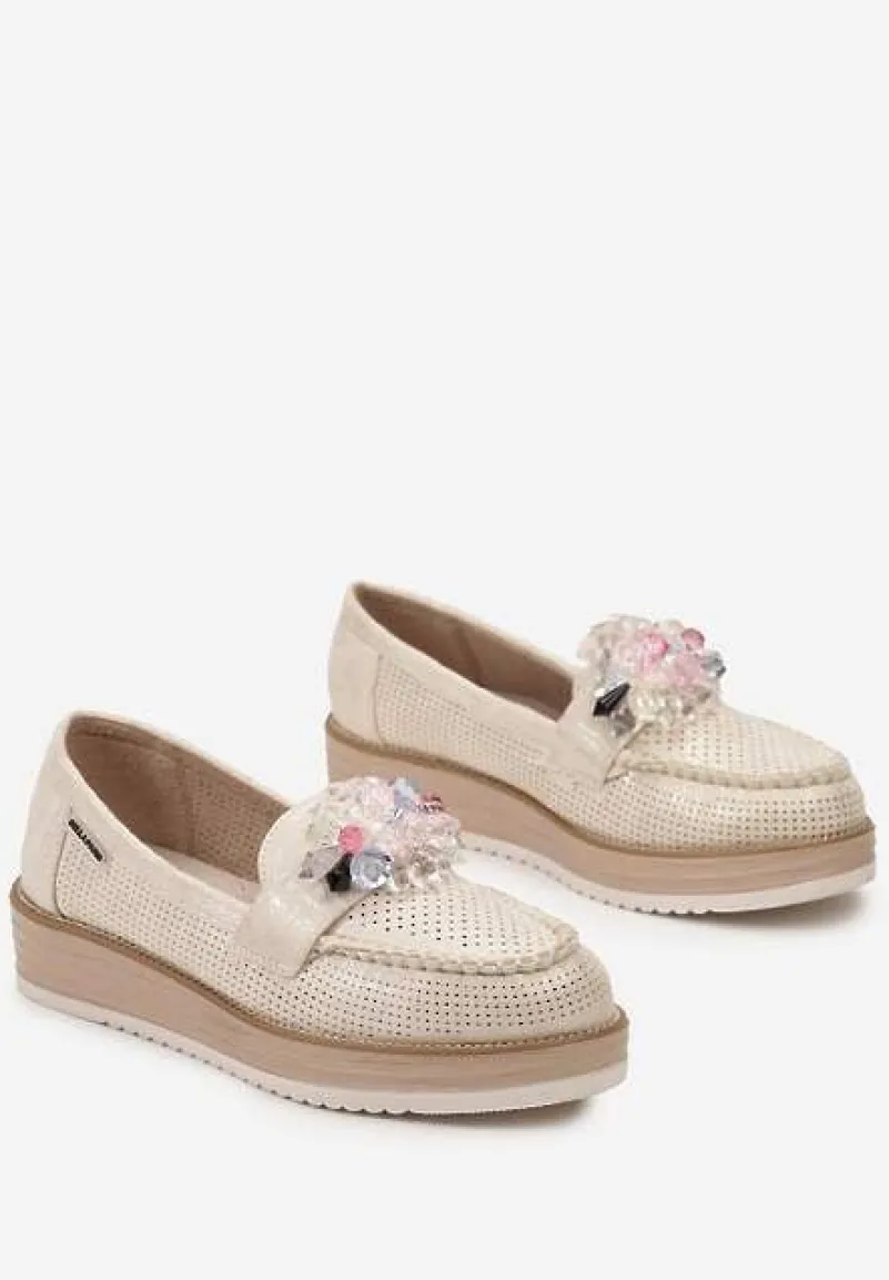 Beżowe Ażurowe Mokasyny z Kryształkami na Niskiej Platformie Kisarra