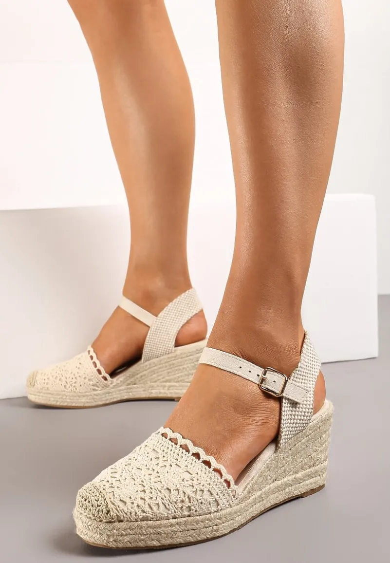 Beżowe Ażurowe Sandały Espadryle na Koturnie Ozdobionym Plecionką Kija