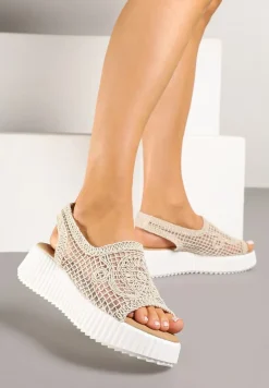 Beżowe Ażurowe Sandały na Grubej Podeszwie z Tłoczeniami Tanarila