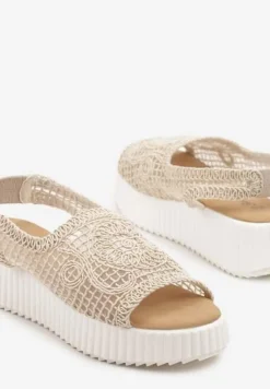 Beżowe Ażurowe Sandały na Grubej Podeszwie z Tłoczeniami Tanarila