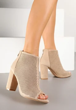 Beżowe Ażurowe Sandały Vices z Imitacji Zamszu na Słupku Finiri