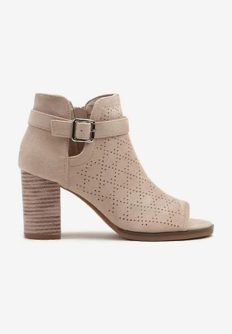 Beżowe Ażurowe Sandały w Stylu Botków na Słupku z Ozdobną Klamrą Turaria