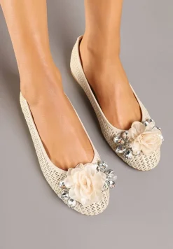 Beżowe Balerinki z Szydełkowanymi Zdobieniami Cyrkoniami i Kwiatową Aplikacją Mairalos