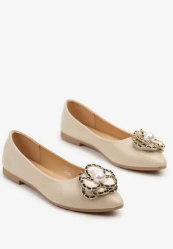 Beżowe Balerinki ze Szpiczastym Noskiem Zdobione Kwiatową Aplikacją z Perłą Nairineva