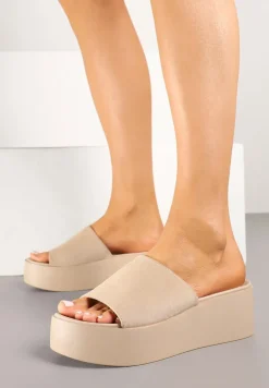 Beżowe Basicowe Klapki na Koturnie i Platformie Astelli