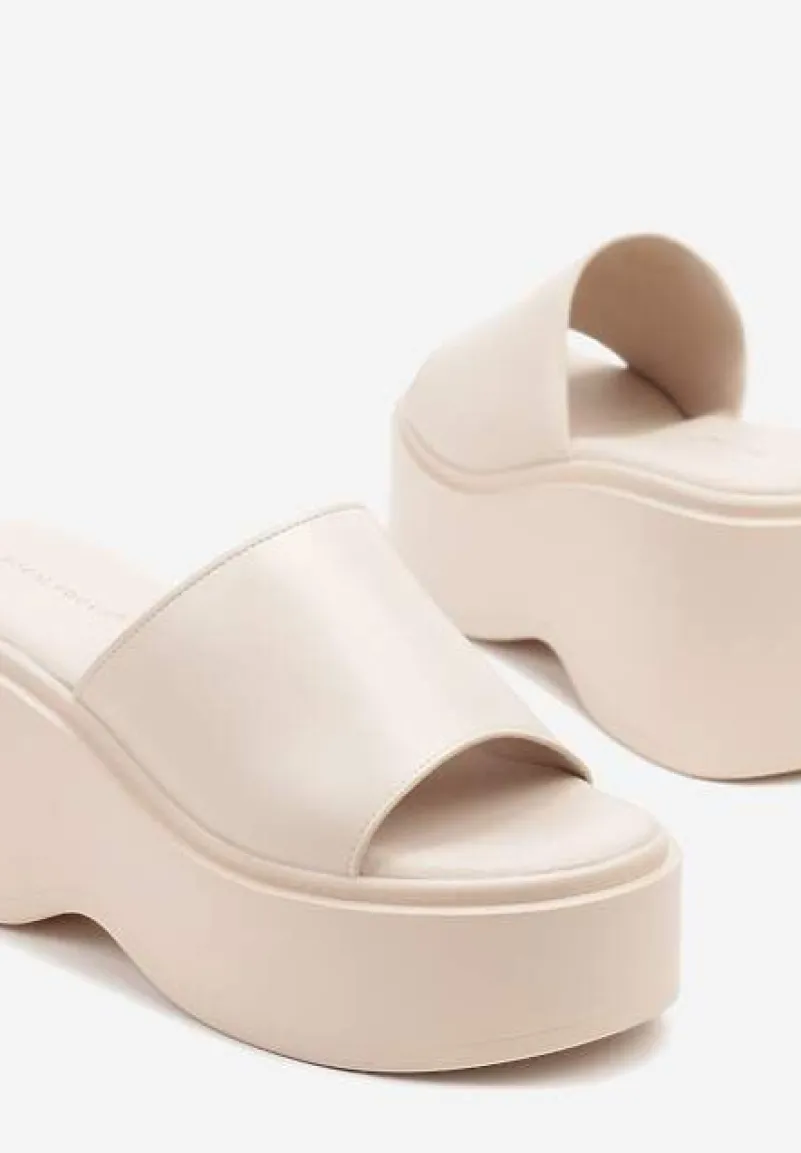 Beżowe Basicowe Klapki na Platformie Faliriela