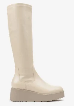 Beżowe Basicowe Kozaki na Grubej Podeszwie z Okrągłym Noskiem Tirisza