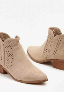 Beżowe Botki Kowbojki Vices na Słupku z Ażurową Cholewką Selahra