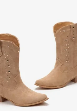 Beżowe Botki Kowbojki z Wkładką ze Skóry Naturalnej i Ozdobnymi Nitami Tirina