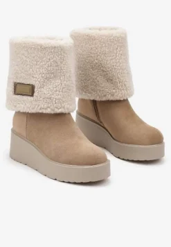 Beżowe Botki na Koturnie Ozdobione Barankiem i Wywiniętą Cholewką Irissinae