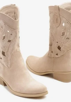 Beżowe Botki na Obcasie Typu Kowbojki z Cholewką Zdobioną Ażurowymi Wycięciami Felithiel