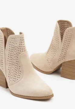 Beżowe Botki na Słupku Ozdobione Wycięciem z Boku Dolirista