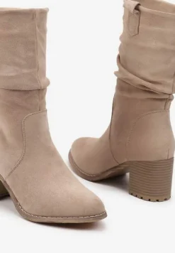 Beżowe Botki na Słupku z Ozdobnymi Marszczeniami na Cholewce Laonetta